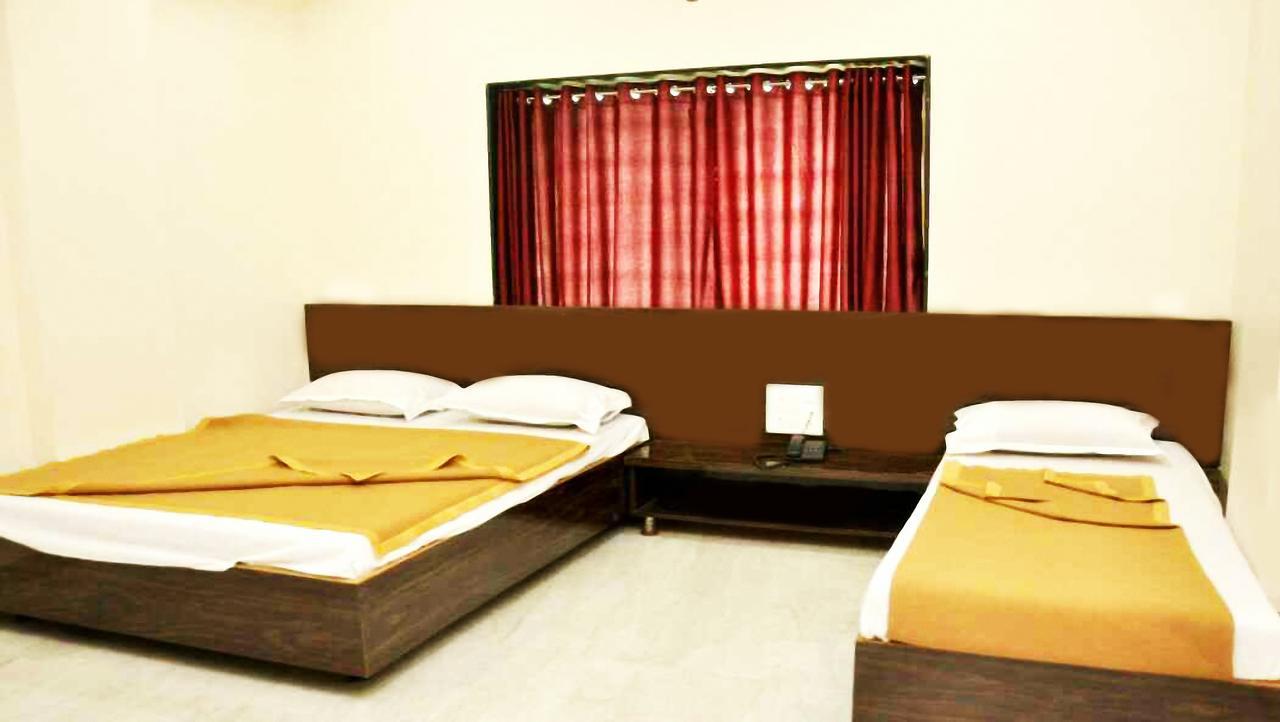 Sai Rajaram Palace Shirdi Bagian luar foto