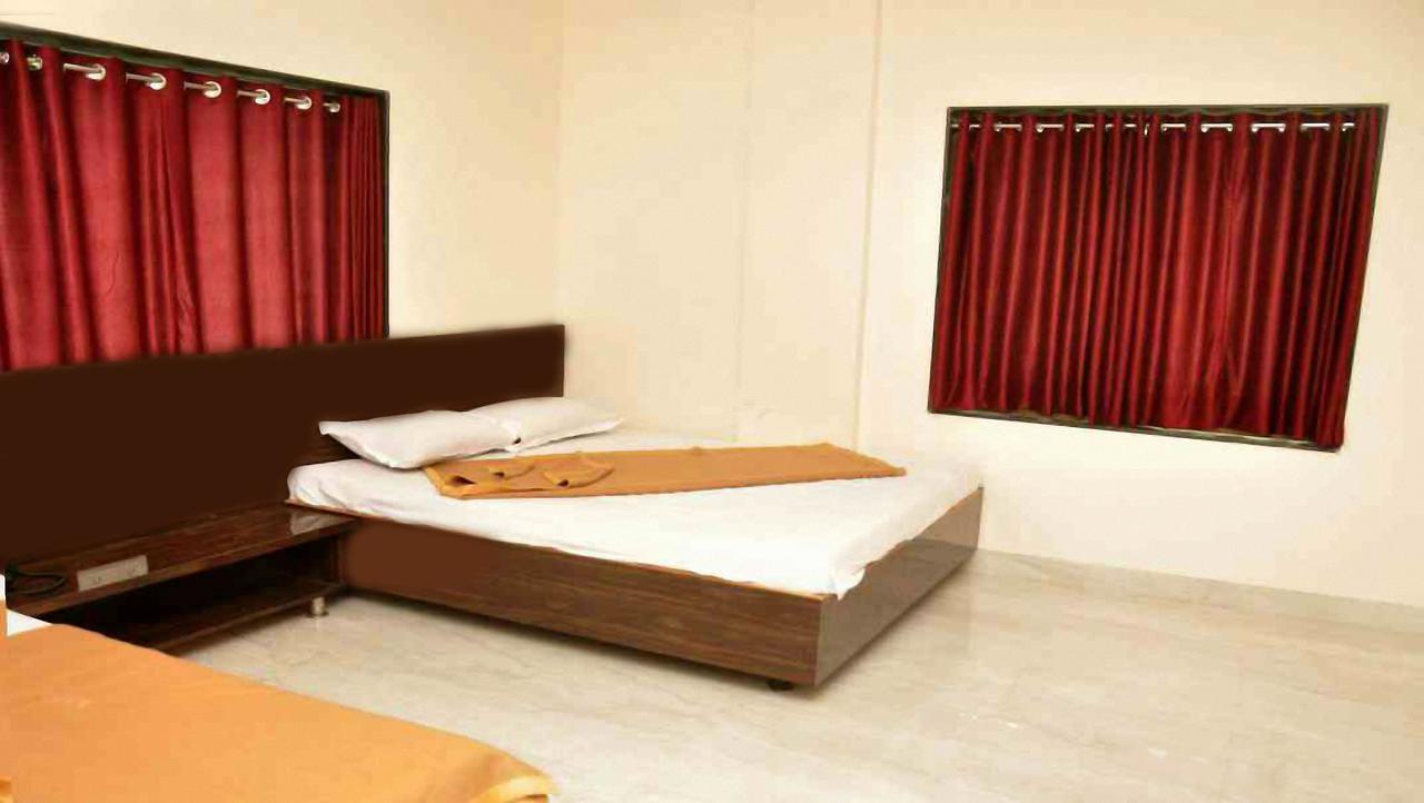Sai Rajaram Palace Shirdi Bagian luar foto