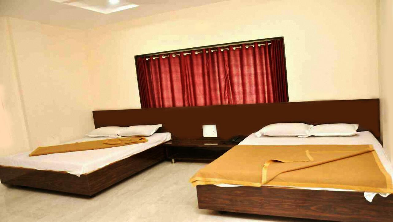 Sai Rajaram Palace Shirdi Bagian luar foto