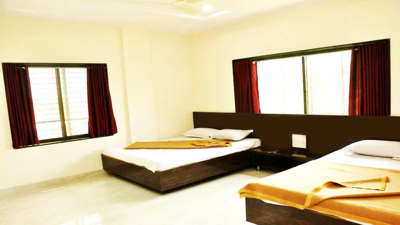 Sai Rajaram Palace Shirdi Bagian luar foto