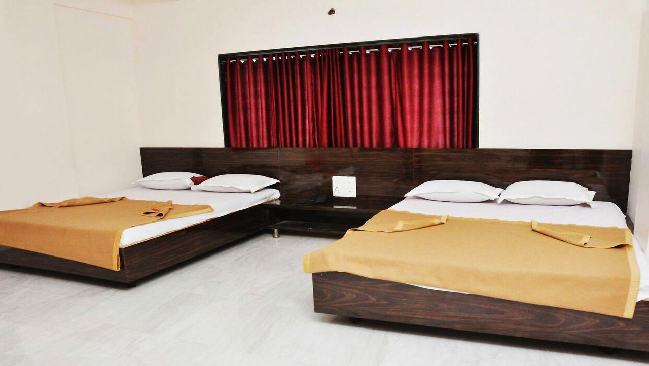 Sai Rajaram Palace Shirdi Bagian luar foto